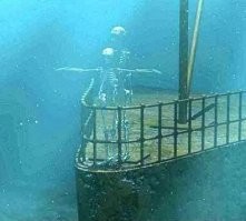 Вот "Титаник", фото Джеймс Кэмерон делал.