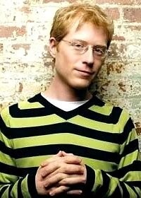 Вот этот петушок и есть Энтони Рэпп. Он реально гомик.