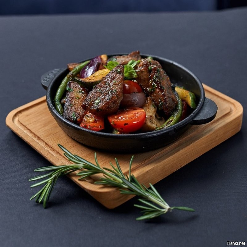Заплесневеют... И вкус не очень будет. 
 Ешьте мясо с овощами.