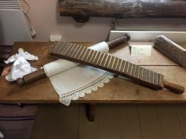 У моих бабушек и дедушек никогда не было доски для серфинга!
Были другие. 
Похоже не в той стране родились!