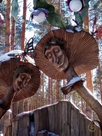 Не случайно, что именно в Рязани. 
"В Рязани   грибы с глазами: кто их видал, пугаться перестал".
