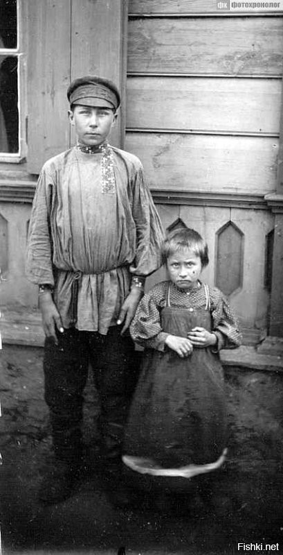 Портрет детей (6 и 11 лет). Русские. Рязанская обл., Милославский р-он, Мышенка д. (Рязанская губ., Данковский уезд). Начало XX века
