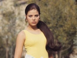 Опа. Орнелла Мути вдруг в этом сборнике.