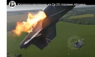 У этой сушки хвост снесло, он кувыркаться начал еще о момента катапультирования.