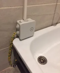 Не сомневаюсь, что если открыть коробку, из неё посыпется земля!