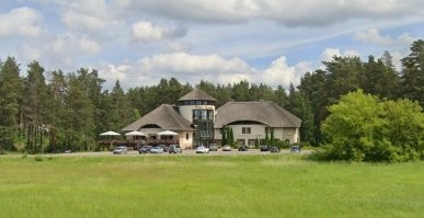 И гостиницу видел.