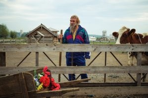 а что..тришки ДИНАМО не надели...чтобы доталово ШЕДЕВР Гайдая обосрать?