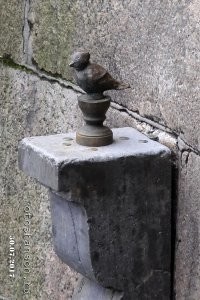 Интересные памятники, оригинальные скульптуры