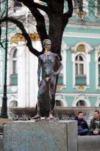 Интересные памятники, оригинальные скульптуры