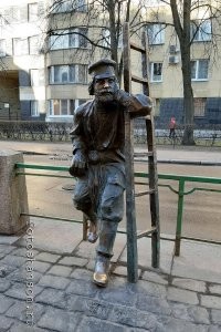 Интересные памятники, оригинальные скульптуры