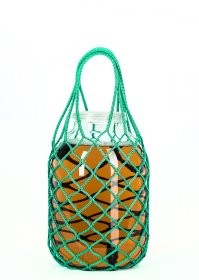 Поручик, Вам сколько лет? Если Вы "обнимали" банку? Дураков в пивных отродясь не бывало, много можно сказать про контингент, но не это...