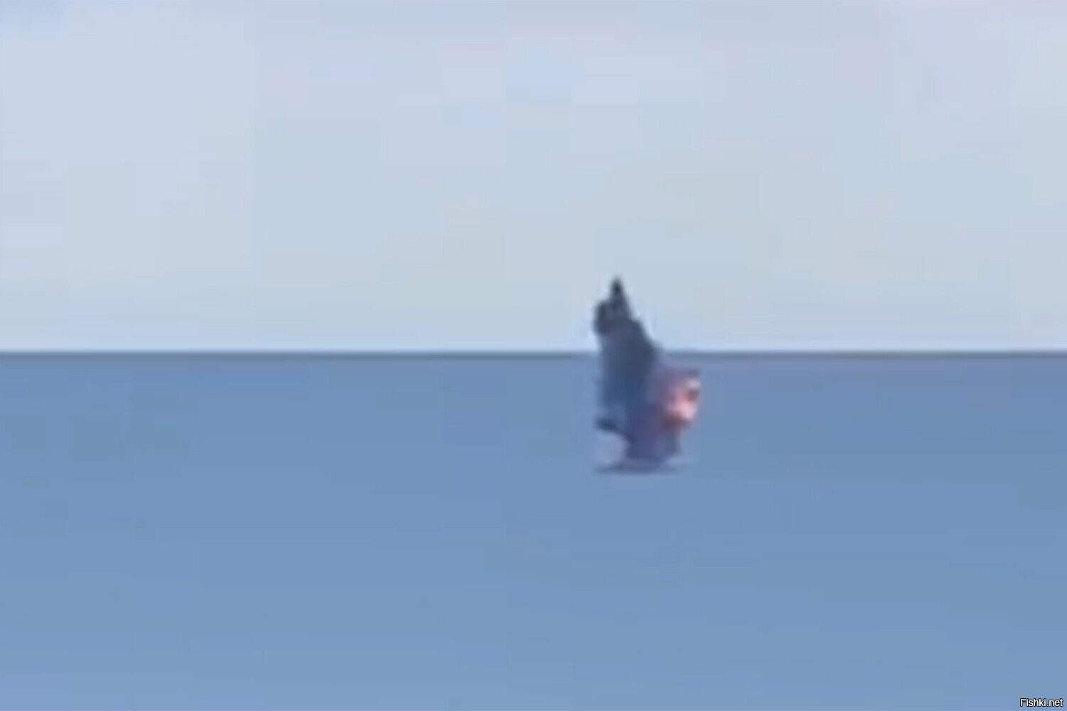 картина мощь. военный корабль. атака на корабль в крыму. надводные беспилотники в севастополе. военные картины русских художников.