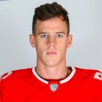 Американец Джозеф Кин и канадец Филип Вороне, играют за московский "Спартак" и вполне довольны жизнью и игрой в России. Тоже по вашему предатели США и Канады и "русские" хоккеисты?