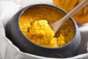 ..."страшные тыквы"? Лично я их не боюсь, ...предпочитаю (как у бабушки) на завтрак приблизительно в таком виде (сладкая с пшеном на молоке)