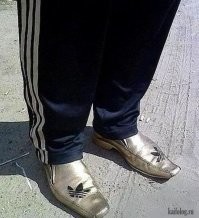 Почему на спортивной обуви увеличилось число полос?