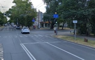 Водитель мусоровоза не поделил полосу с водителем легковушки в Подмосковье