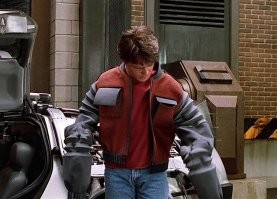 Умная куртка у Марти Макфлая была