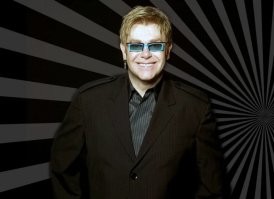 .
Какой-то он, немножко Elton John! :-D

.
