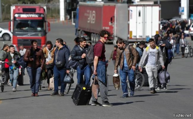Многие не хотят быть ефрейторами, лучше "проституткой"