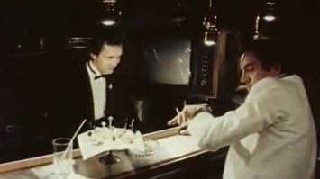 Бармен из "Золотого Якоря")))