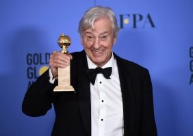 А почему нет Пола Верховена, который заставил бедную Шерон Стоун сняться без трусов в "Основном инстинкте"