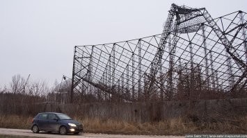 Станция изучения ионосферы



Станция не является заброшкой, она действующая и под охраной. На территорию просто так не зайти. Реально здоровая махина.