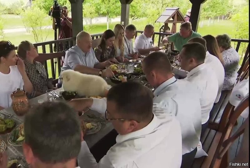 Три раза ха. Вот ужин настоящего мужика!
И хоть бы кто слово против.....