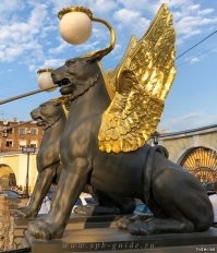 Про Грифона скудная информация в этом посте.
Грифон был на гербе самой большой страны на земле "ТАРТАРИЯ" вот и стоит он по старой памяти, во многих старых русских городах и на некоторых домах по сей день. Память не стереть и не уничтожить. 
Примерно 300 лет назад Петр 1 переписал историю под влиянием европейских ценностей ))))) отменил старую веру и календарь поменял на иудейский)) да он совершил промышленную революцию и яхты построил которые служили империи в те времена. :applause: между прочим сегодня по славянскому календарю  7530 год.  

ЗАДУМАЙТЕСЬ.