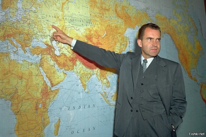 Оригинальный «Байкал» был советским аналогом пепси и кока-колы с заявленными тонизирующими свойствами (благодаря содержанию трав), он включал в свой состав настойки зверобоя, элеутерококка и корня солодки.  В условиях малодоступности зарубежных конкурентов в СССР «Байкал» стал популярным напитком  как  и «Тархун»(Изобретён в 1887 году тифлисским аптекарем Митрофаном Лагидзе) в массовую продажу в СССР напиток поступил в 1981 году.
В 1938 году Pepsi Cola Company зарегистрировала право исключительного пользования товарным знаком на территории Советского Союза. «Пепси-кола»   первая партия поступила в страну в апреле 1973 года,  в этом же году в Москве начали разливать Байкал.
Весной 1974 года в Новороссийске появился первый в СССР цех по разливу пепси.
Первая линия по разливу «Фанты» открылась в Москве за год до олимпийских игр – в августе 1979.