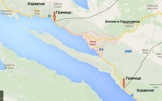Босния имеет микроскопический выход в Адриатику (~20 км береговой линии), но прибрежные воды принадлежат Хорватии. Так что ноги помочить они все же могут