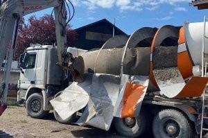 Затвердевает.)))