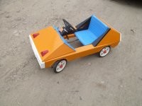 У моих пацанов вот такой броневичок был, только красного цвета. 



Педальная машина Оренбуржец.