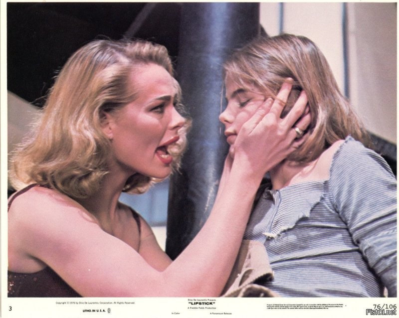 Мэриел Хемингуэй в 15 лет сыграла в эротическом триллере "Губная помада", пикантная деталь в том, что её не пустили на премьеру из за возрастных ограничений - фильм только для взрослых.