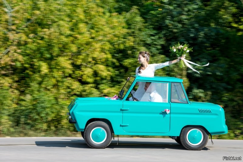 бесит когда впереди моросят под 60 км\ч... а тут еще сплошная приходится нарушать...