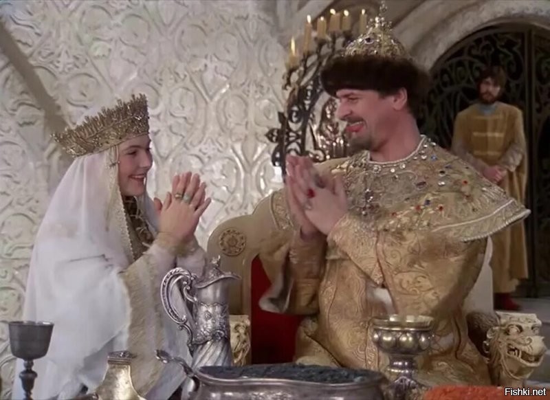 Да ну тебя, или с собой в зеркале ругайся. А я с тобой в ладушки поиграю.