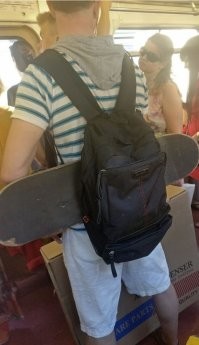 а в Питере все рюкзаки снимают в вагоне