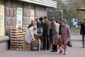 фотография сделана у кинотеатра "Фитиль"
