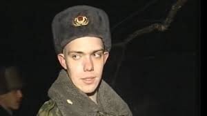 Дважды коту повезло - зацепиться сумел и спасатель не этот