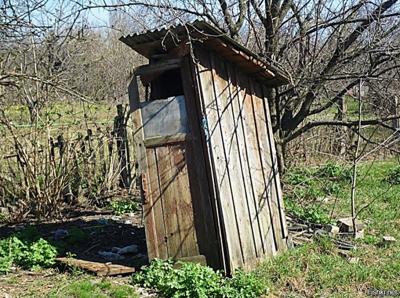 Память о нем достойна увековеченья лишь в таком вот виде. Этот педераст-алконавт  большего не заслуживает.