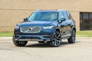 Как 25 современных автомобилей известных брендов выглядят в сравнении со своими старыми версиями