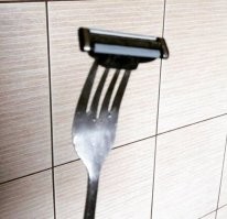 Зачем такие сложности? На вилку надеть можно