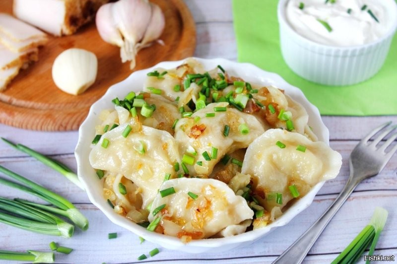 Ну ещё есть пельмени с картохой, капустой, творогом, с ягодами и т.д.  Вареники в общем....