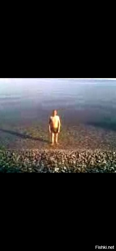 1 октября 2006 года купался в Байкале. Фабула длинная и не имеет прямого отношения к данному событию. Идея была такова6 быть на Байкале и не искупаться - это преступление, поэтому заночевали в городке Бабушкин и с первыми лучами солнца мы окунулись в Священное море! Качество фото оставляет желать лучшего, но на тот момент это был крутой телефон - нокия Н93, тем более это скрин с видео.