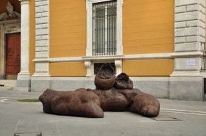 15 стильных скульптур со всего мира