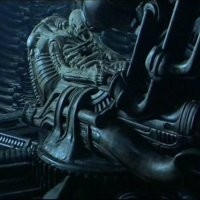 Да я помню.Я имел ввиду предпоследний фильм,где пришелец сидел в кресле.