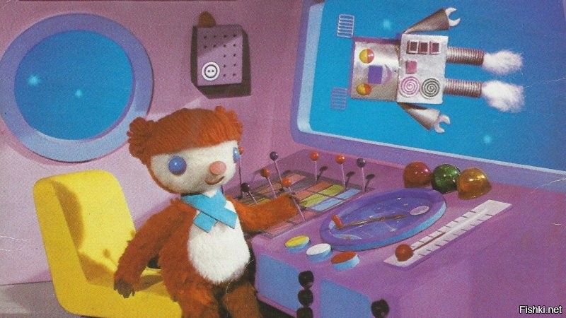 В семидесятых годах был польский кукольный мультсериал про медвежонка Коларгола. Там был эпизод про ракету и полёт в космос.