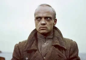 Этот чел, в психушке был, после своей роли.