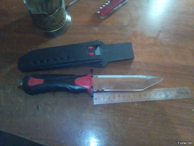 Нет,  купил такой... много мерил, долго думал, ничего не понял...
100% кинжал с двухсторонней заточкой....  рукоять, клинок, толщина , всё подходит...

есть ещё один, и тоже в свободной продаже, тот ещё больше похож на ХО. (пардон за корявую фотку)