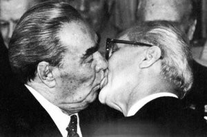 У нас тоже есть одна традиция, хотя скорей всего была.