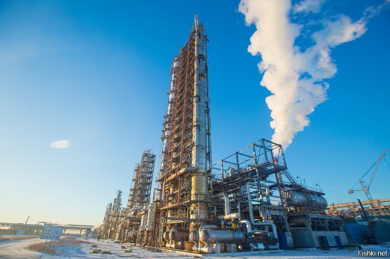 Практик/циник добавляет  к самогонному аппарату ратификационную колонну и  делит отстой на три части: - 1. Пью сам.
- 2. Продаю врагам. 
- 3. Заливаю зимой в бочок омывателя.